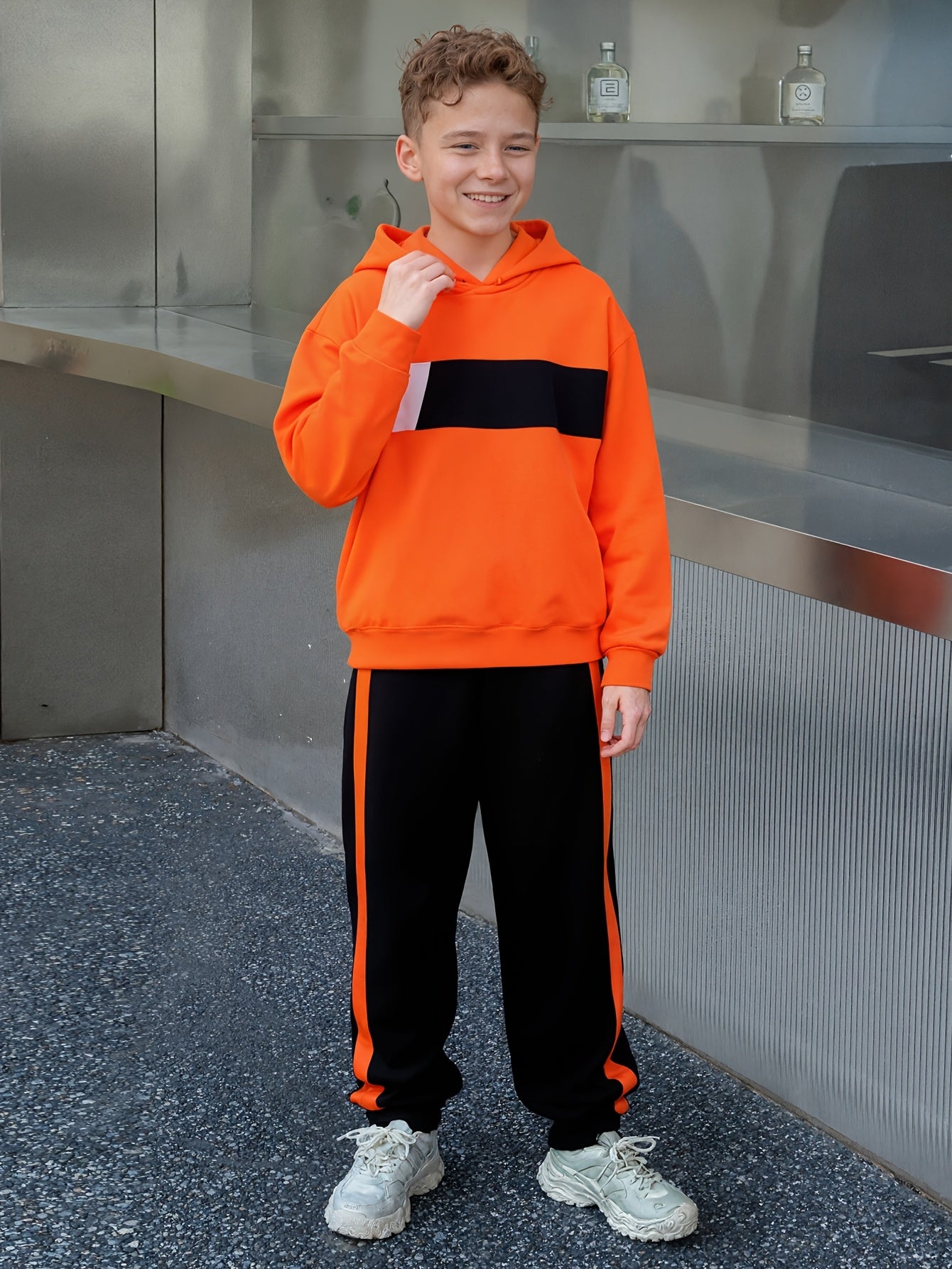 2 հատ տղաների ձմեռային գլխարկով մարզահագուստ և տաբատ - տաք սվիտեր համապատասխան երկար տաբատով, գունային բլոկներով վերնաշապիկ (հարմար է մեծ երեխաների և երեխաների համար) - լվացքի մեքենայով լվացվող 2 հատի հավաքածու, իդեալական է բացօթյա օգտագործման համար