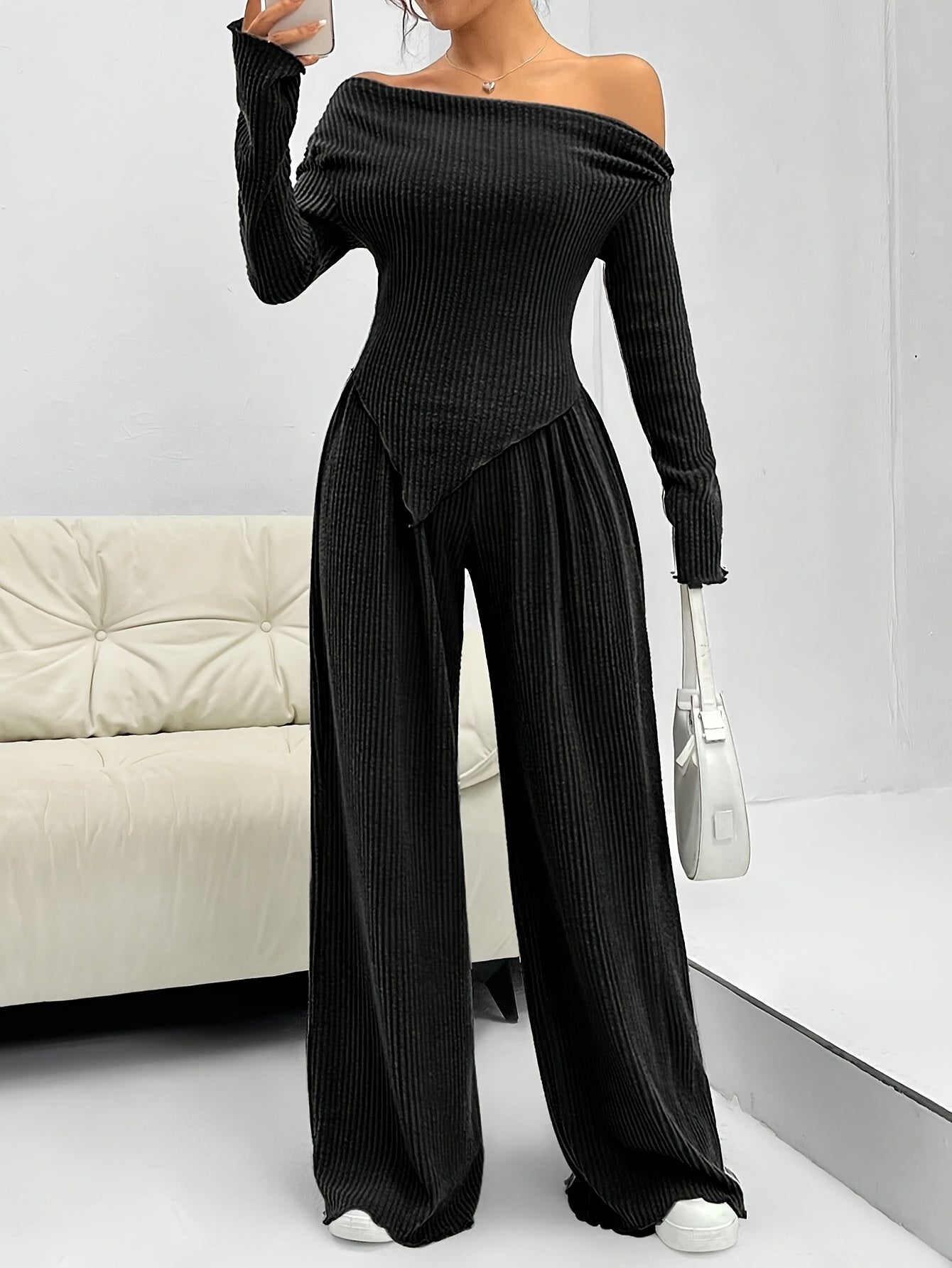 Elegant Two-Piece Stripe Set with Strapless T-Shirt and Wide-Leg Pants
