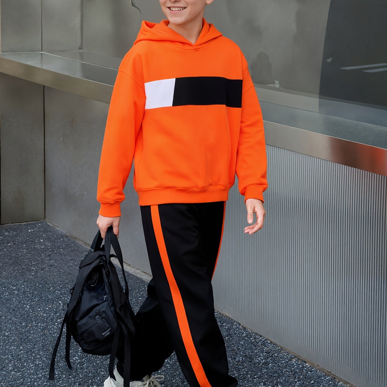 2 հատ տղաների ձմեռային գլխարկով մարզահագուստ և տաբատ - տաք սվիտեր համապատասխան երկար տաբատով, գունային բլոկներով վերնաշապիկ (հարմար է մեծ երեխաների և երեխաների համար) - լվացքի մեքենայով լվացվող 2 հատի հավաքածու, իդեալական է բացօթյա օգտագործման համար