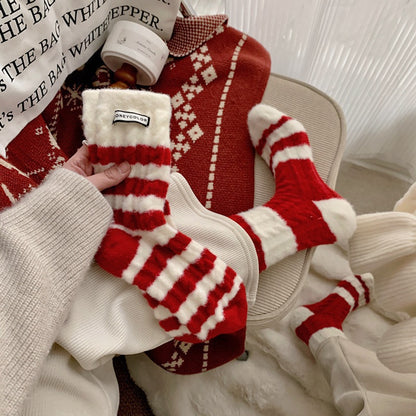 5-Pack Fashion Trendy Striped Design Festive Red New Year Floor Socks, New Autumn/Winter Style, Comfortable Soft Thickened Warm Casual Sports Outdoor Versatile Women's Terrycloth Socks,  Winter Socks, Festive Socks, Stylish S