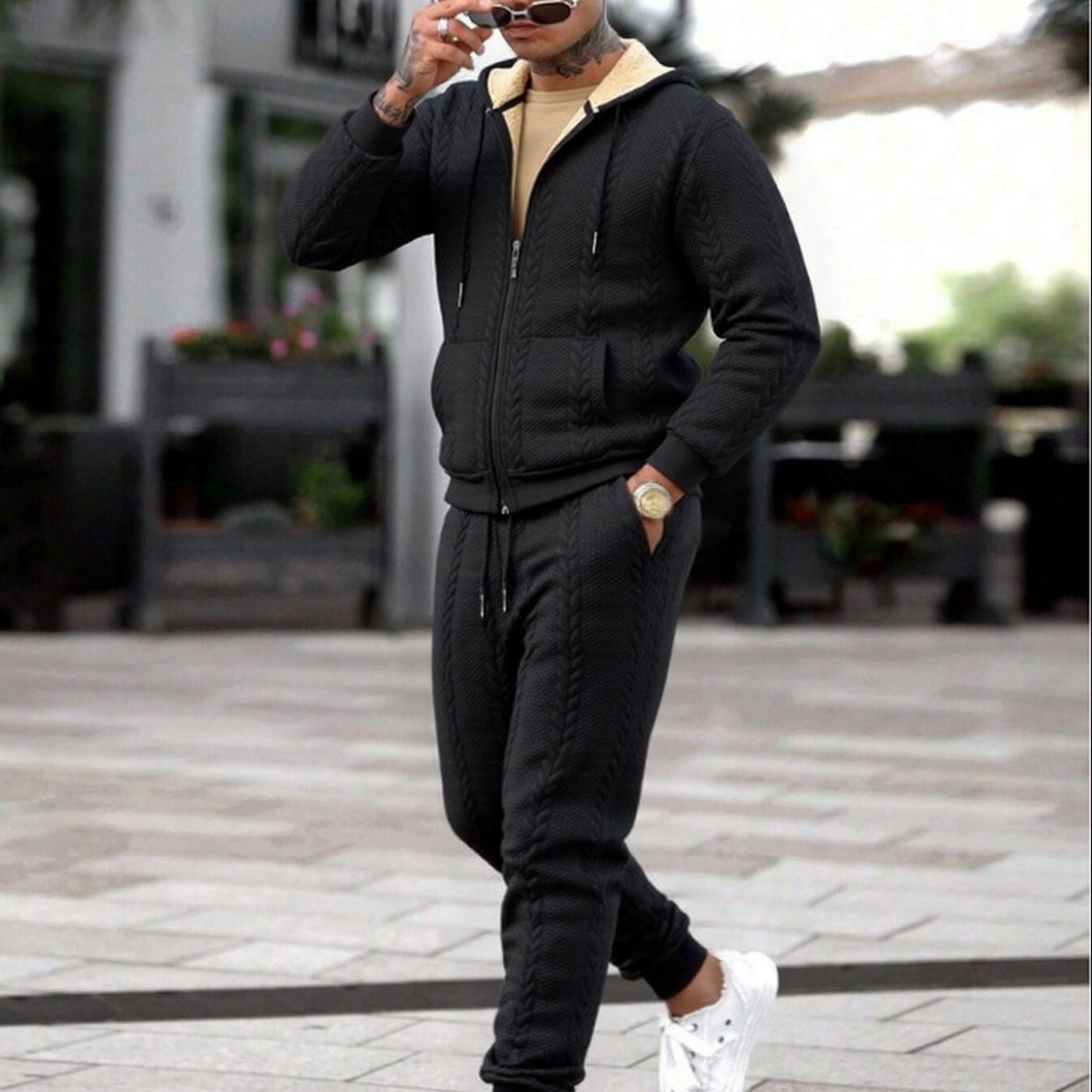 Տղամարդկանց ձմեռային նորաձևության երկմասանոց հավաքածու. Ժակարդե գլխարկով կարդիգան՝ աստառով և երկար տաբատ – իդեալական է աշնան և ձմռան համար, ձմեռային հագուստ տղամարդկանց համար