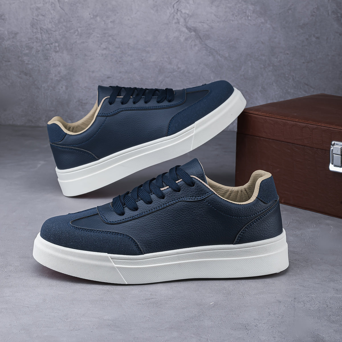 Men's Casual Low-Top Sneakers PU Upper Flat Sole Vintage Style