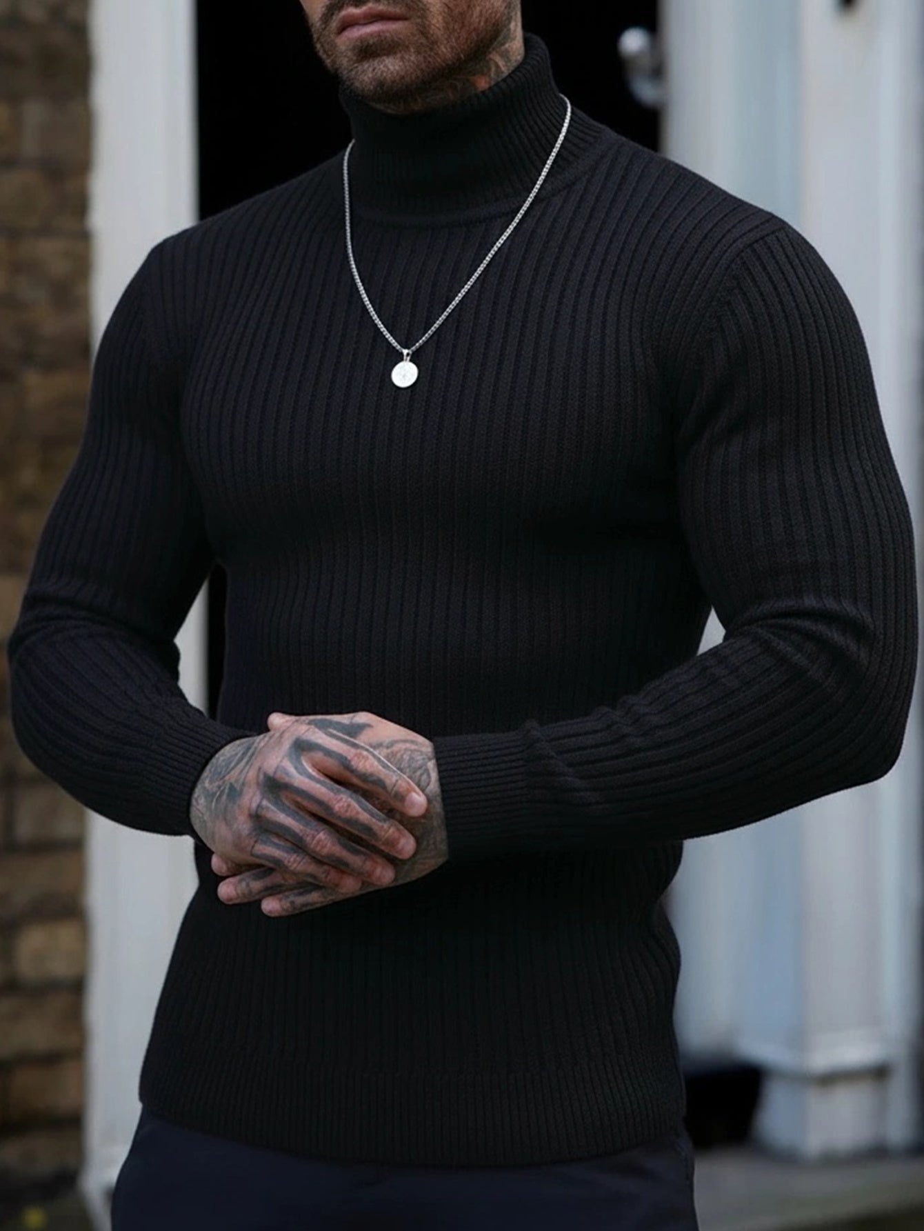 A Men'S Turtleneck Sweater Featuring Vertical Stripes, Designed for a Slim Fit with a Soft And Skin-Friendly Texture. The Textured Design Offers a Neat Appearance Without Being Cumbersome. This Style Is Suitable for Various O