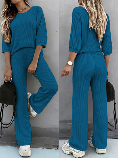A Two-Piece Set Featuring a Solid Color Batwing Short-Sleeve T-Shirt with a Round Neck And Casual Wide-Leg Stretchy Pants - ayq