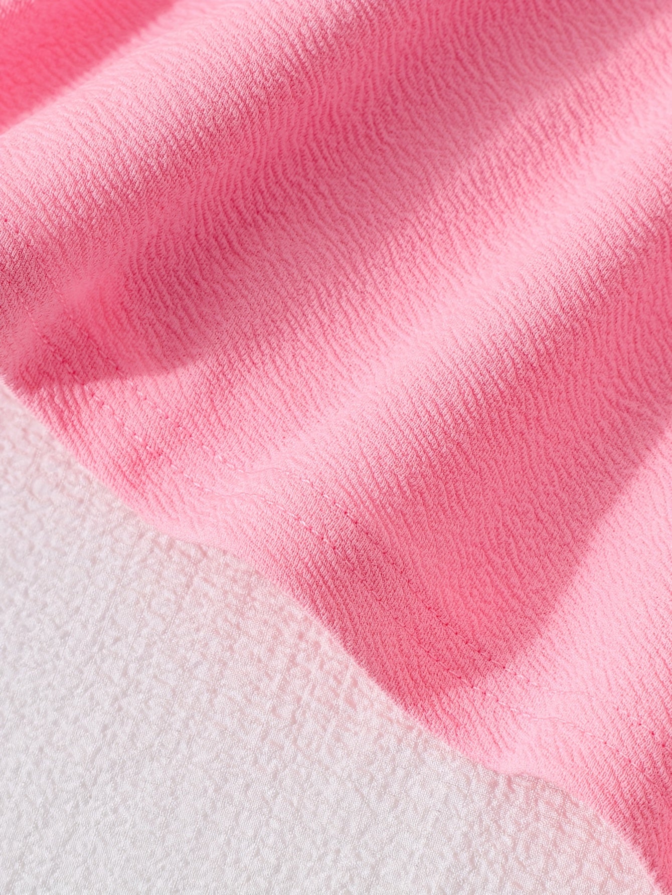 «Նորաձև աշնանային, էլեգանտ, ժապավենաձև զարդարված երկար թևքով վերնաշապիկ և ուղիղ լայն տաբատ՝ երկկտոր հավաքածու, զբոսանքի համար»