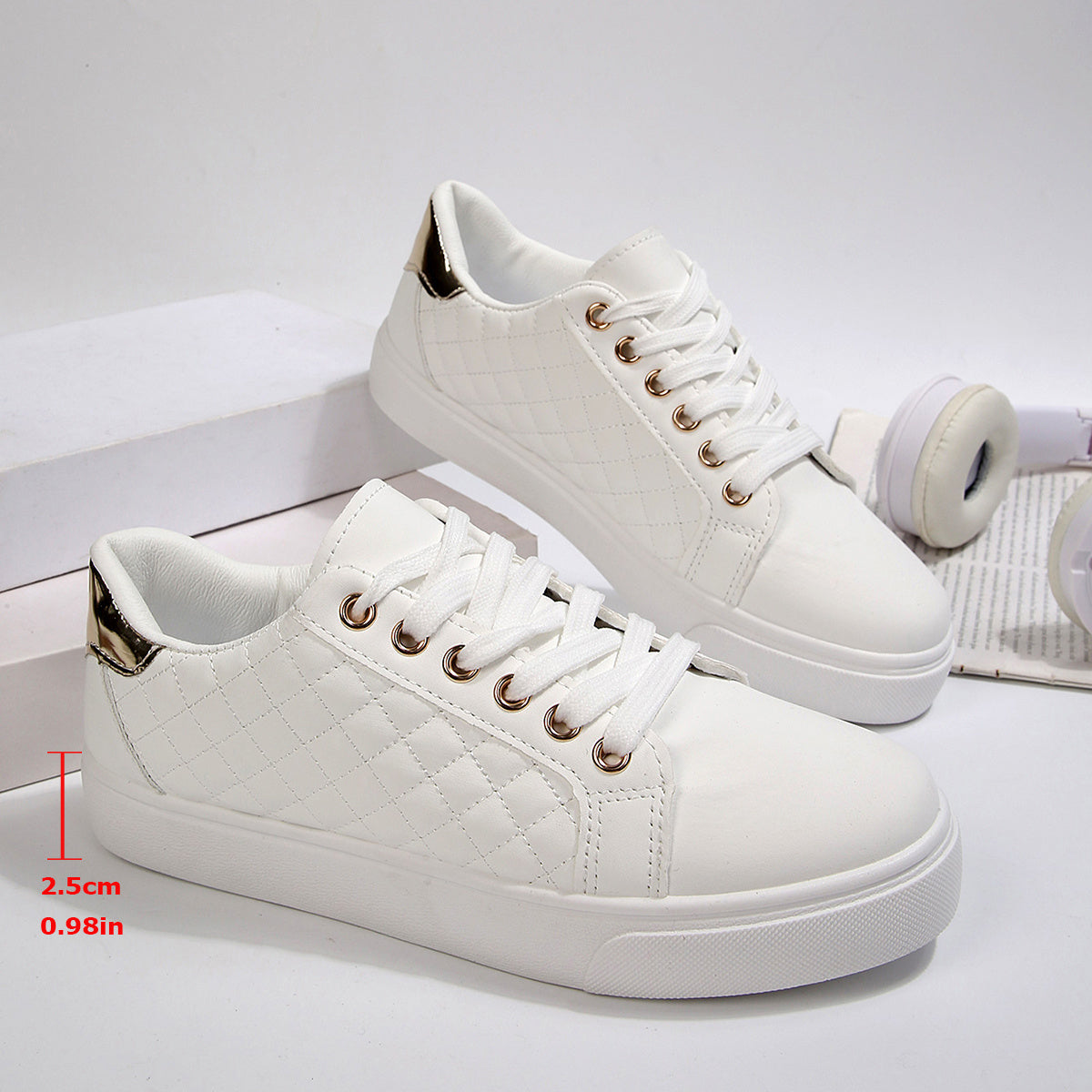 Women’s Low-Top Black Diamond Pattern Casual Sneakers