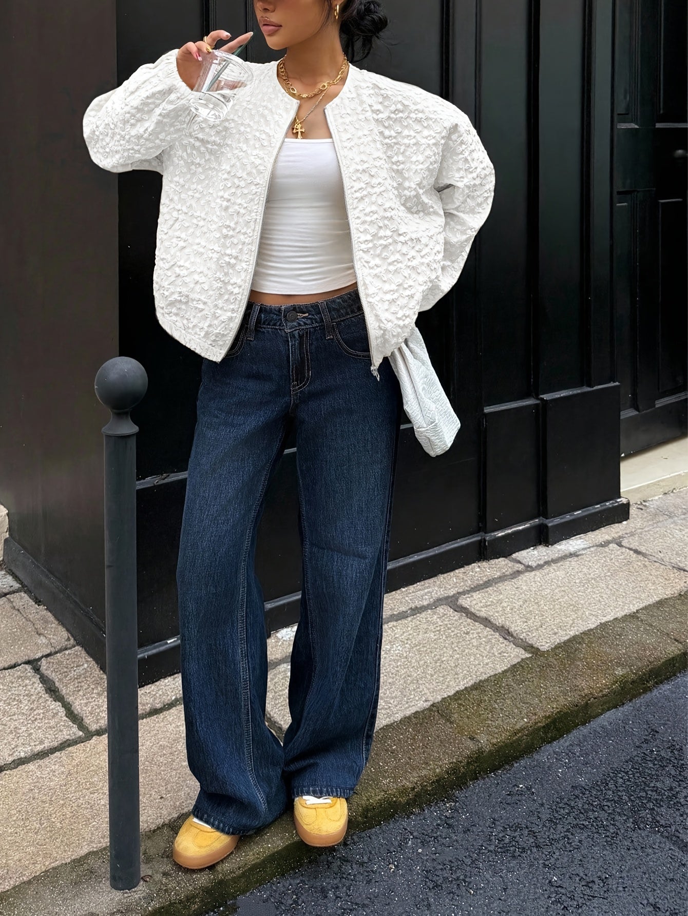 Միագույն կայծակաճարմանդով առօրյա բաճկոն