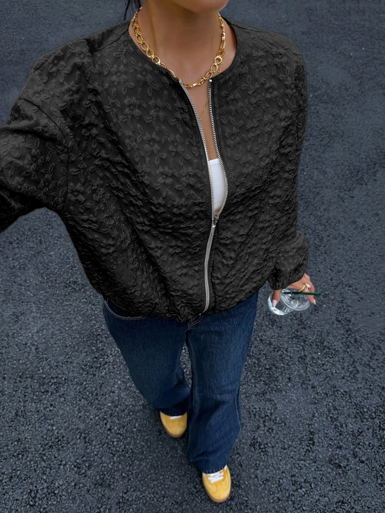 Միագույն կայծակաճարմանդով առօրյա բաճկոն