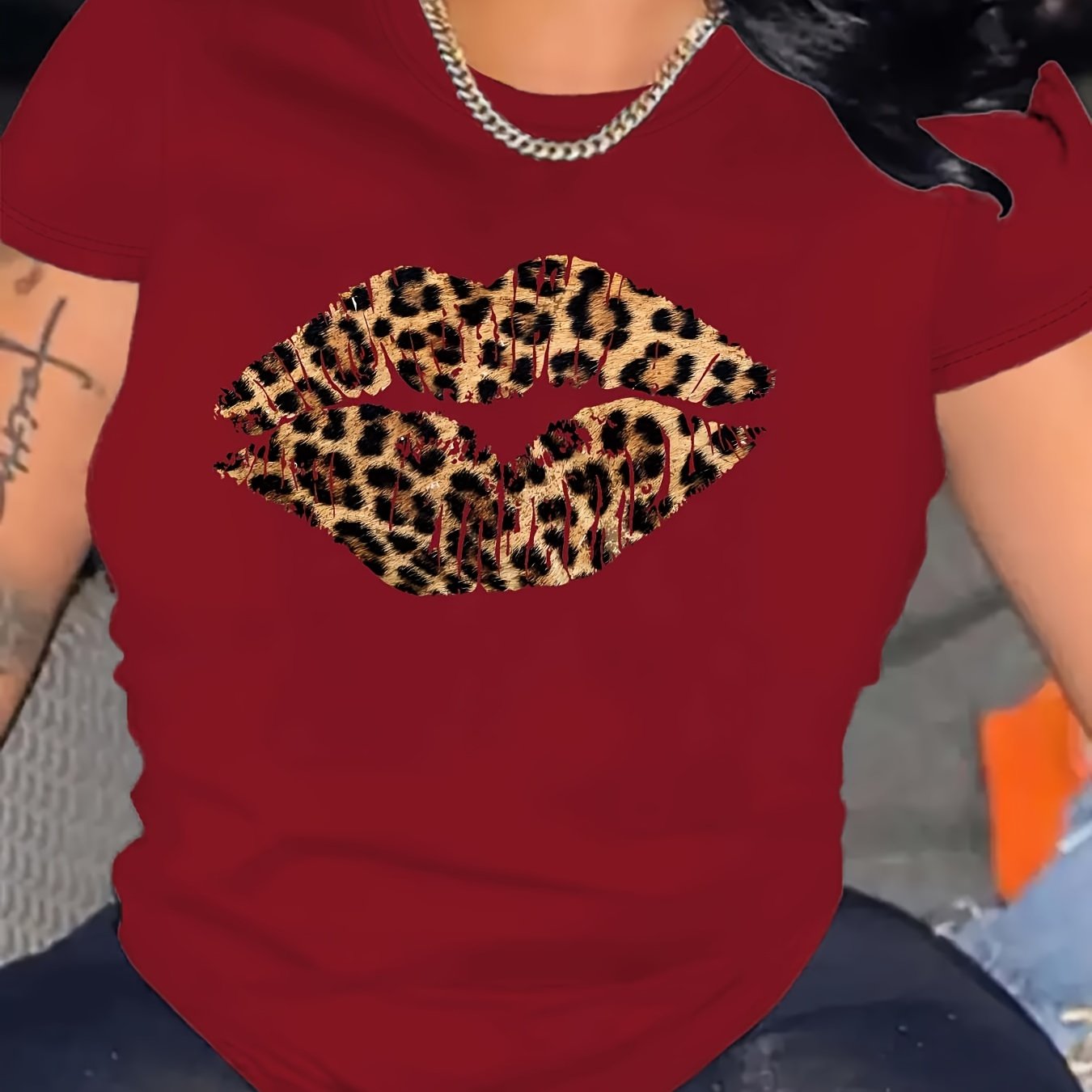 Leopard Lip Print Crew Neck T-shirt, հարմարավետ կարճաթև վերնաշապիկ ամառային և գարնան համար, կանացի հագուստ