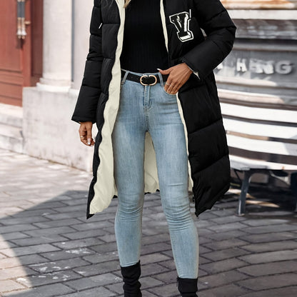 Կանացի էլեգանտ երկար գլխարկով վերարկու - սև և սպիտակ միագույն ձմեռային բաճկոն՝ կայծակաճարմանդով և լոգոտիպով, լվացքի մեքենայով լվացվող պոլիեսթեր, իդեալական է աշնանային և ձմեռային շերտավոր հագնվելու համար, ձմեռային վերարկու