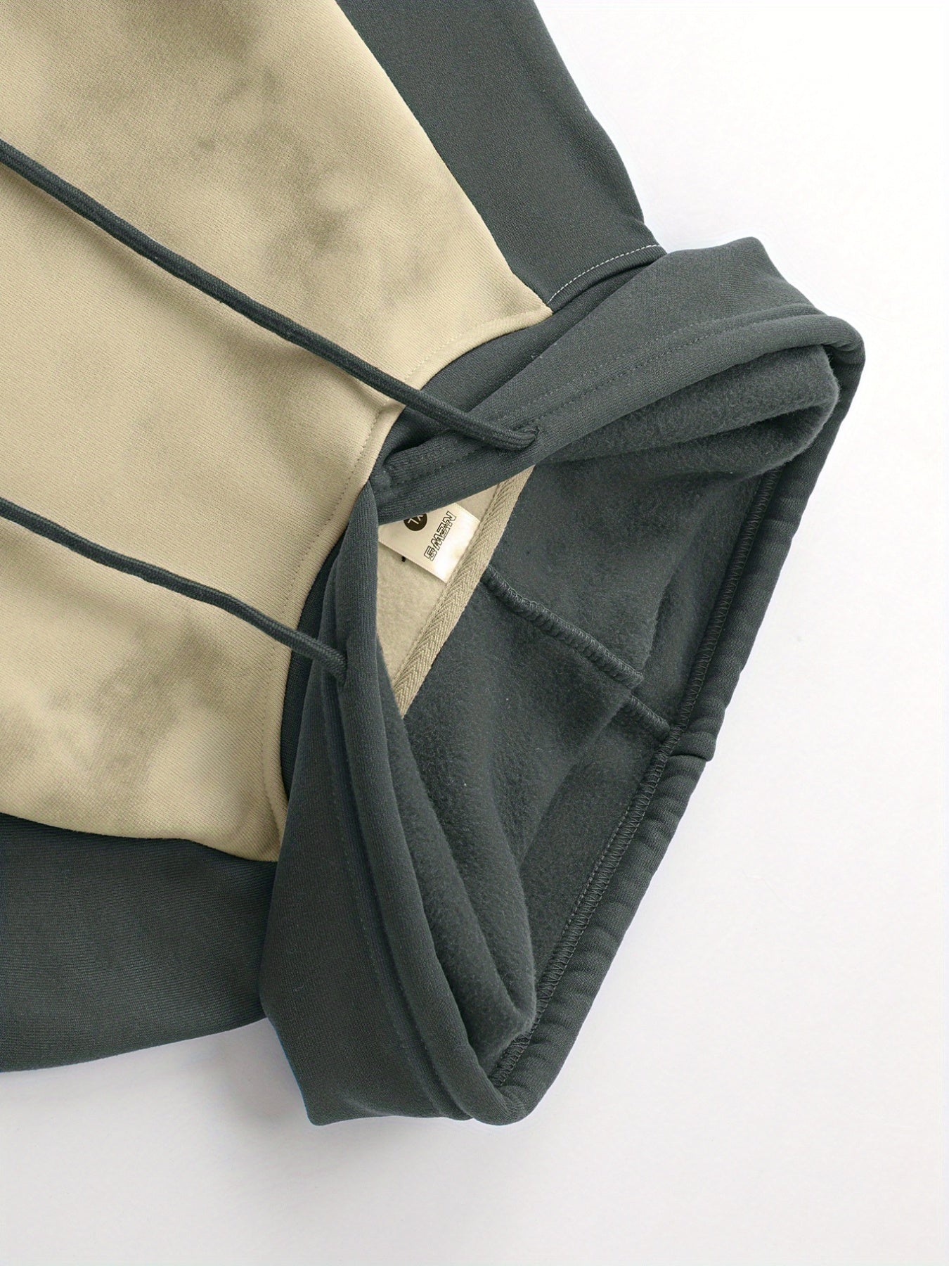 A New Trendy Color-Blocked Hoodie with Raglan Sleeves And Loose-Fitting Cargo Pants Featuring Multiple Pockets, Perfect for Casual Everyday Wear. This Breathable Hoodie And Loose Long Pants Set Comes in a Two-Piece Print Desi