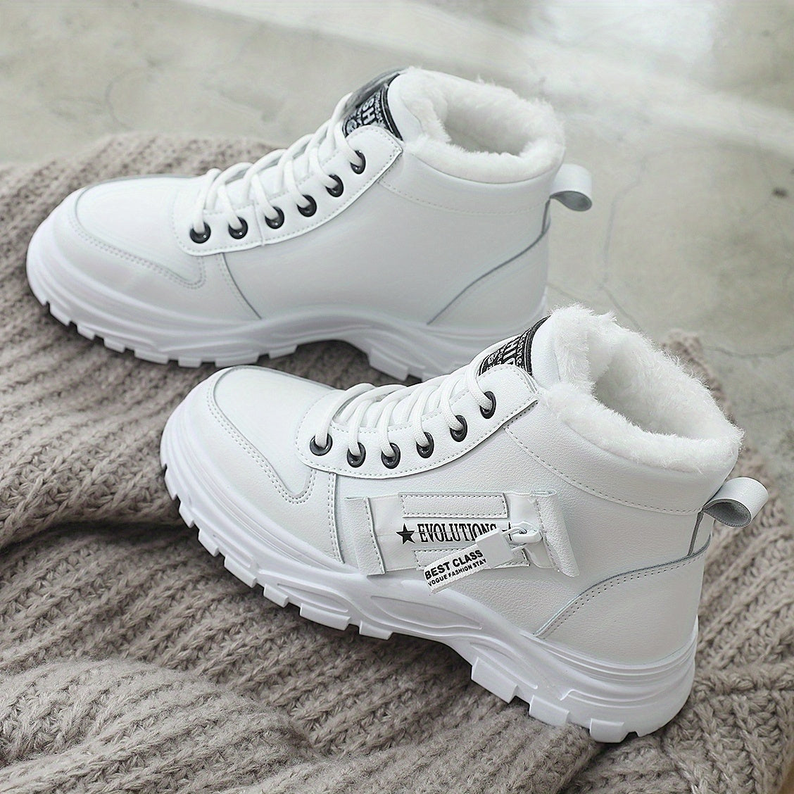 Women's Ankle Boots, Warm High-Top Fleece-Lined Short Boots for Commuting and Outdoor Use in White Style