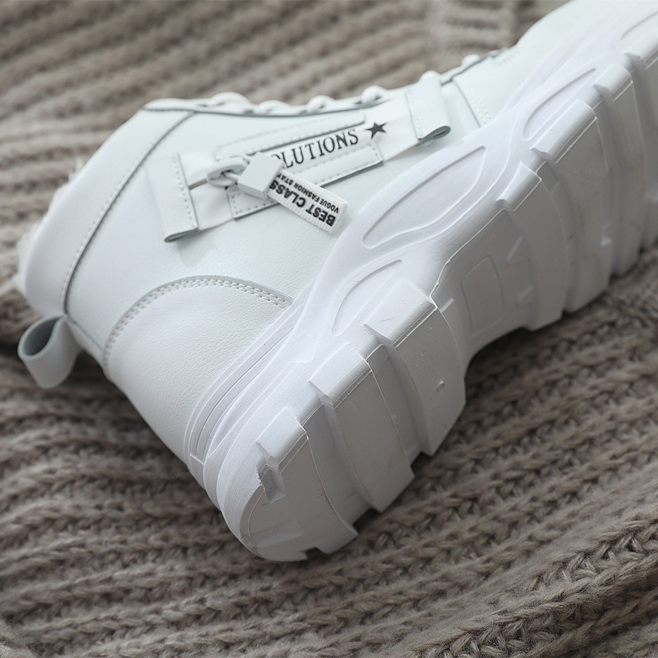 Women's Ankle Boots, Warm High-Top Fleece-Lined Short Boots for Commuting and Outdoor Use in White Style