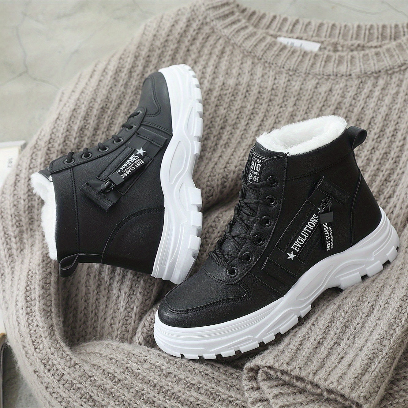 Women's Ankle Boots, Warm High-Top Fleece-Lined Short Boots for Commuting and Outdoor Use in White Style