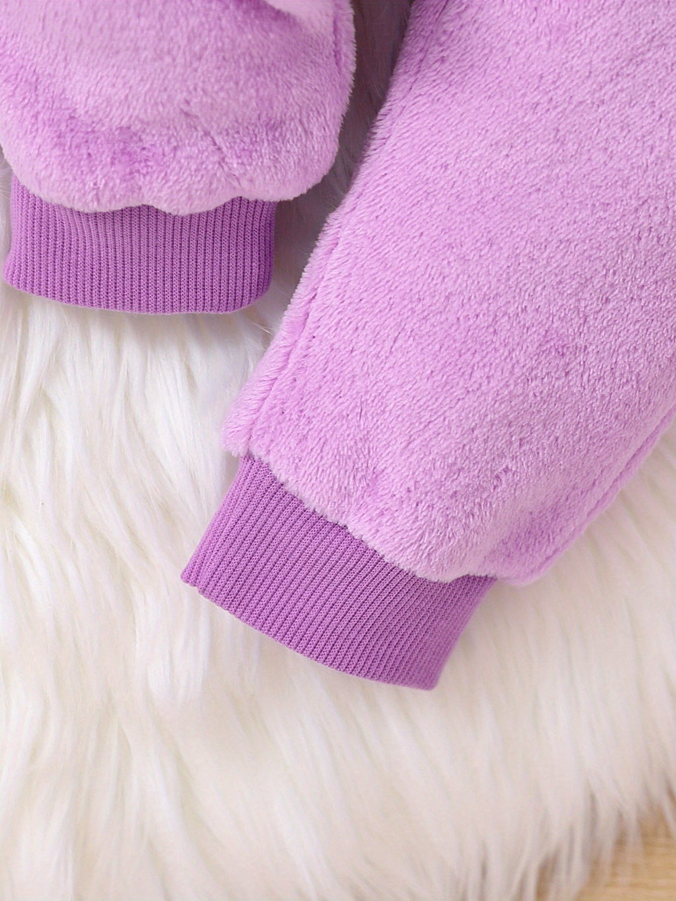 Girls' Winter Fleece-Lined Hooded Sweatshirt & Pants Set - Cozy Thickened Flannel, Heart Pattern, Long Sleeve, Loose Fit, Warm Casual Outdoor Outfit for Youngsters, Winter Clothes for Girls, Youngsters'S Winter Wear, Playful