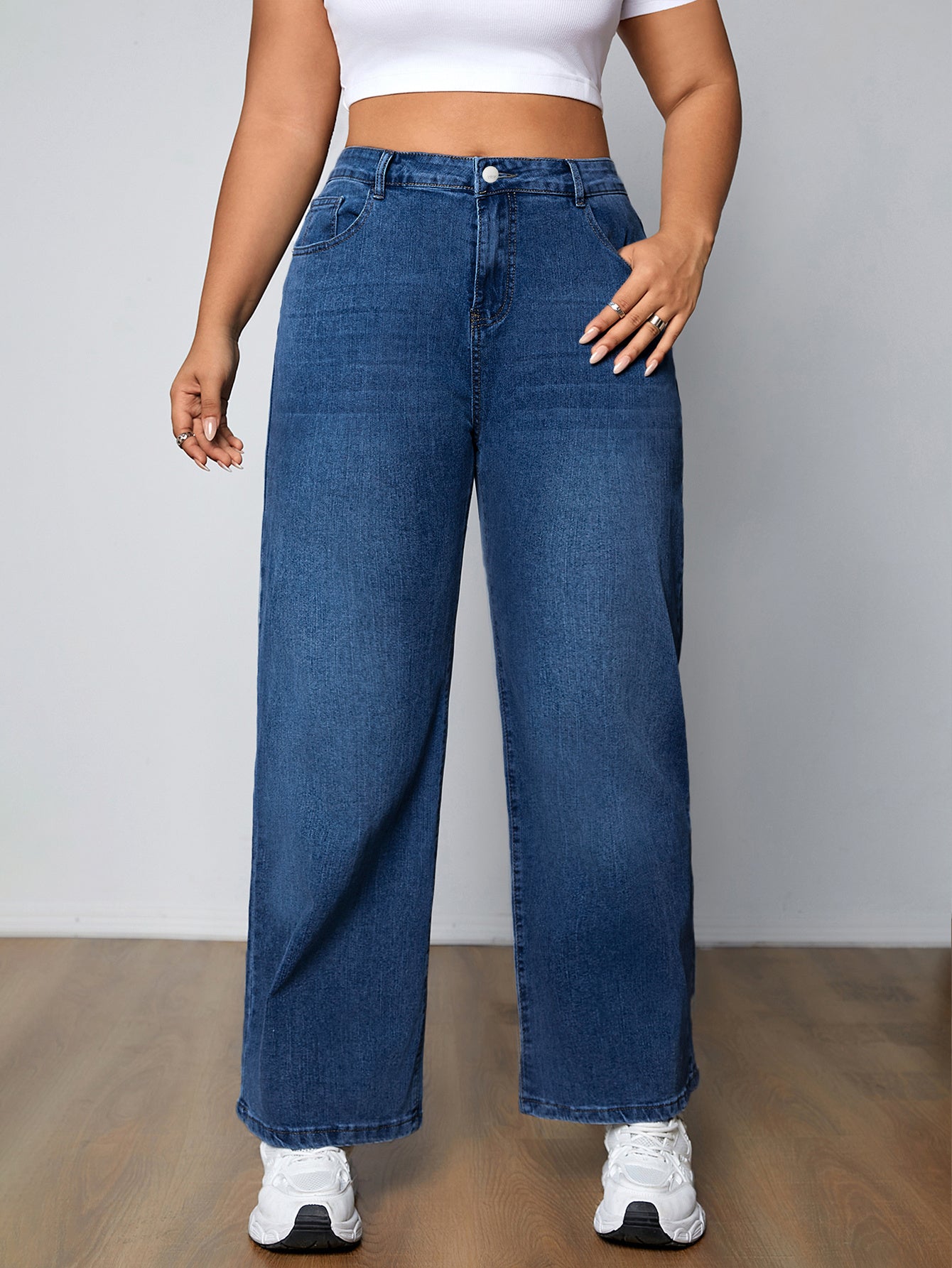 Կանացի Plus Size Casual լվացված կապույտ պարզ կոճակով Fly Բարձր աճ միջին ձգվող ուղիղ ոտքերի ջինսեր