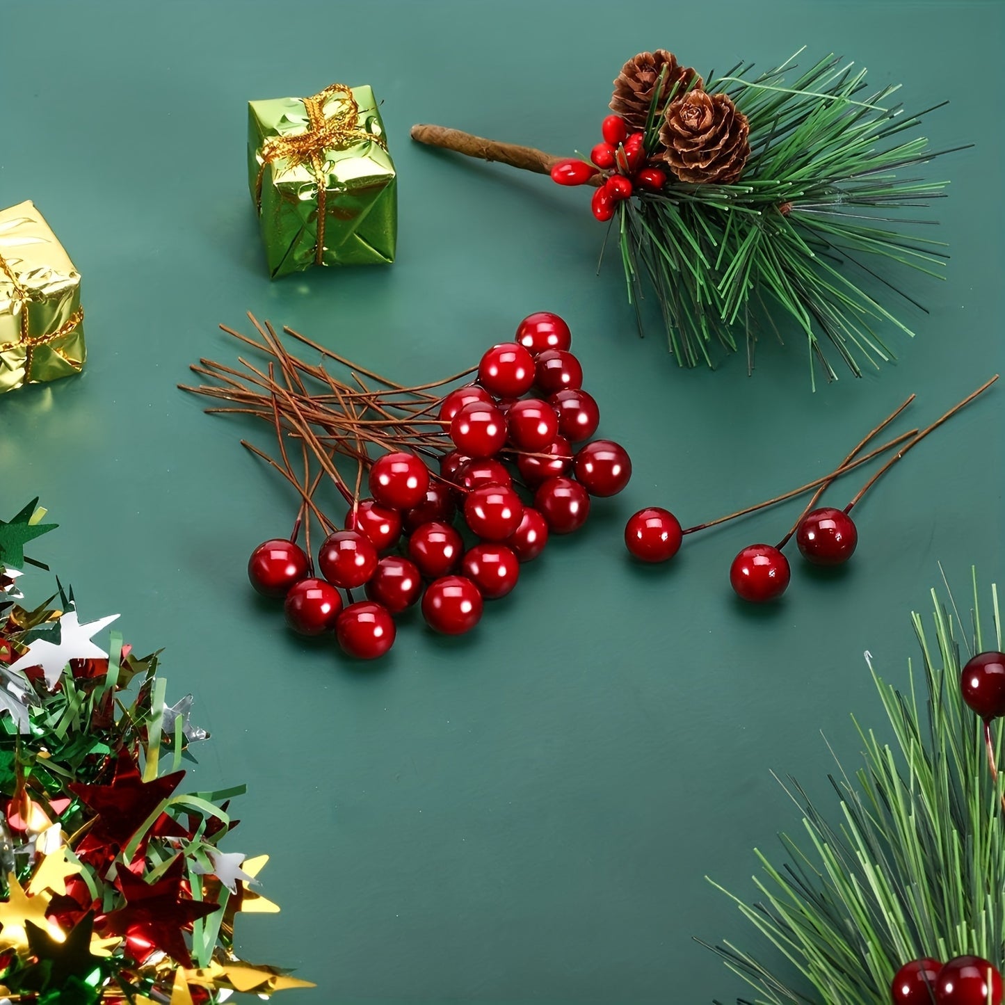 25pcs Artificial Holly Berries for Souvenir Display, 25 Mini Fake Fruit Strands for Christmas Tree Wreath DIY Crafts, New Year Use, Christmas Decorations, Faux Plants, Christmas Gift Decor Accessories, Seasonal Embellishments