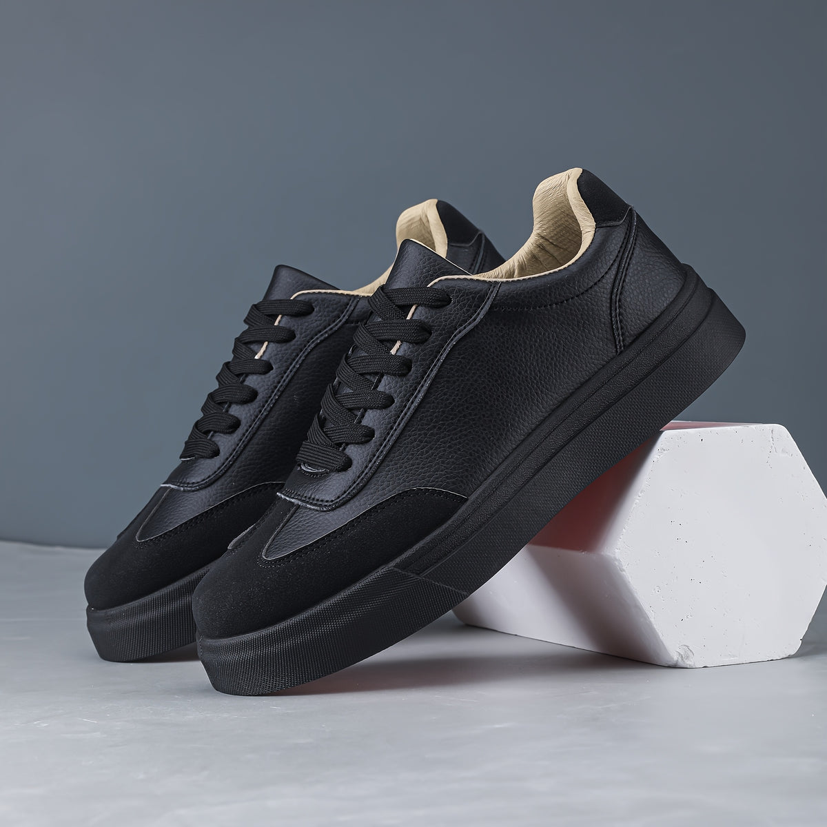 Men's Casual Low-Top Sneakers PU Upper Flat Sole Vintage Style