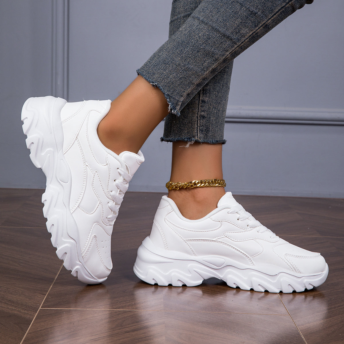 Women's Casual Sneakers, Fashionable White Low-Top Lace-Up Shoes for Walking And Shopping
