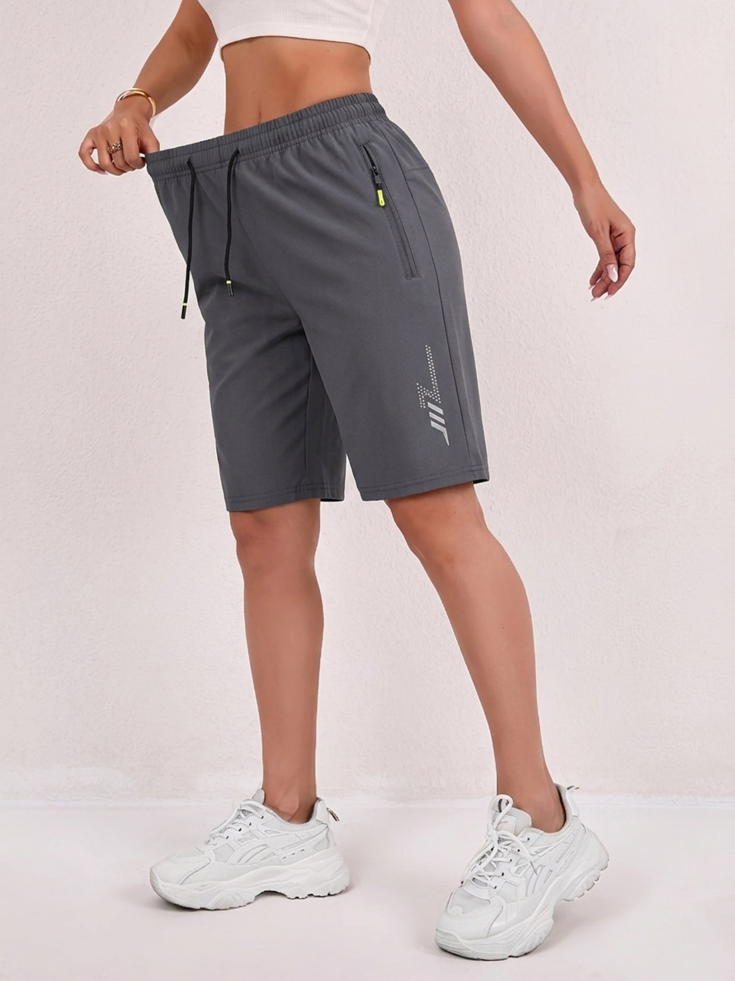 Women's Loose-Fit Quick-Dry Sports Shorts with Zipper Pockets