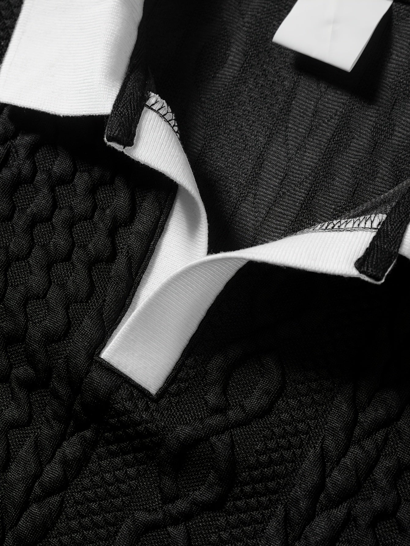 Summer Breathable Italian-style Color-blocked Light-mature Trendy Men's Shirt with V-neck, Slight Stretch, Jacquard Texture, Slim-fit Short Sleeves, Knitted - ayq