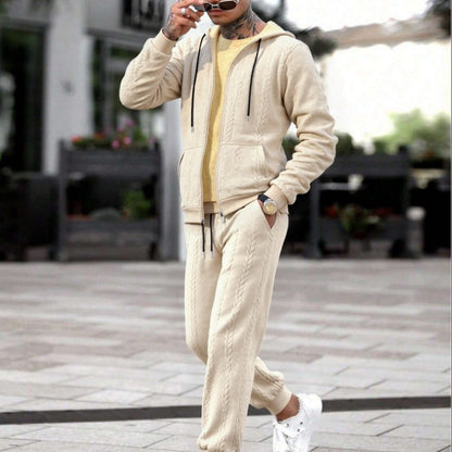 Տղամարդկանց ձմեռային նորաձևության երկմասանոց հավաքածու. Ժակարդե գլխարկով կարդիգան՝ աստառով և երկար տաբատ – իդեալական է աշնան և ձմռան համար, ձմեռային հագուստ տղամարդկանց համար