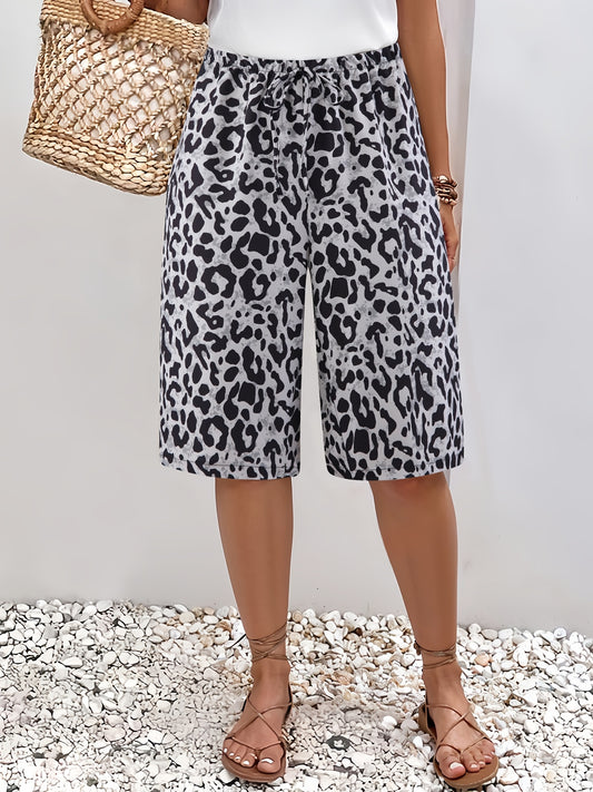 Կանացի Plus Size Leopard Print լայնածավալ լողափնյա շորտեր - պատահական արձակուրդային ոճ, բարձրահարկ արհեստական ​​թելերով, թեթև պոլիեսթեր, սև և մոխրագույն կենդանիների նախշ, կատարյալ ամառային զբոսանքների համար, ծովափնյա շորտեր | Արևադարձային Վակատի