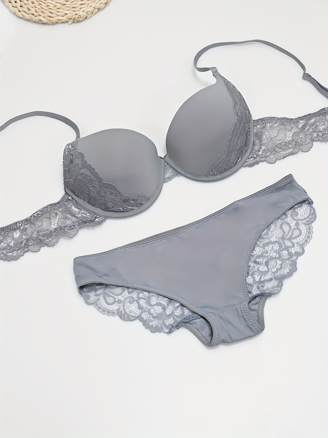 Sexy Solid-Color Lingerie Set with Underwire Bra & Lace Briefs