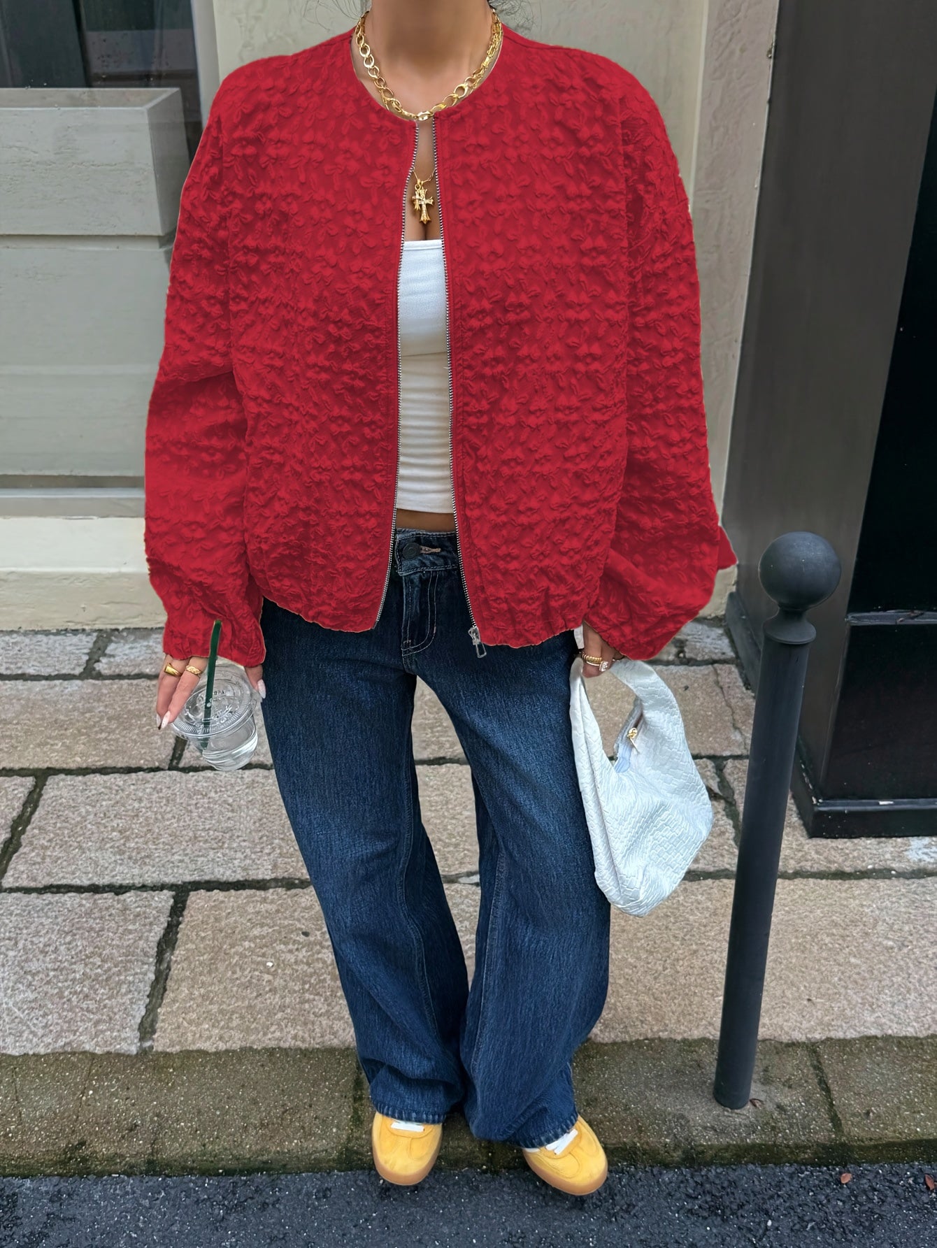 Միագույն կայծակաճարմանդով առօրյա բաճկոն