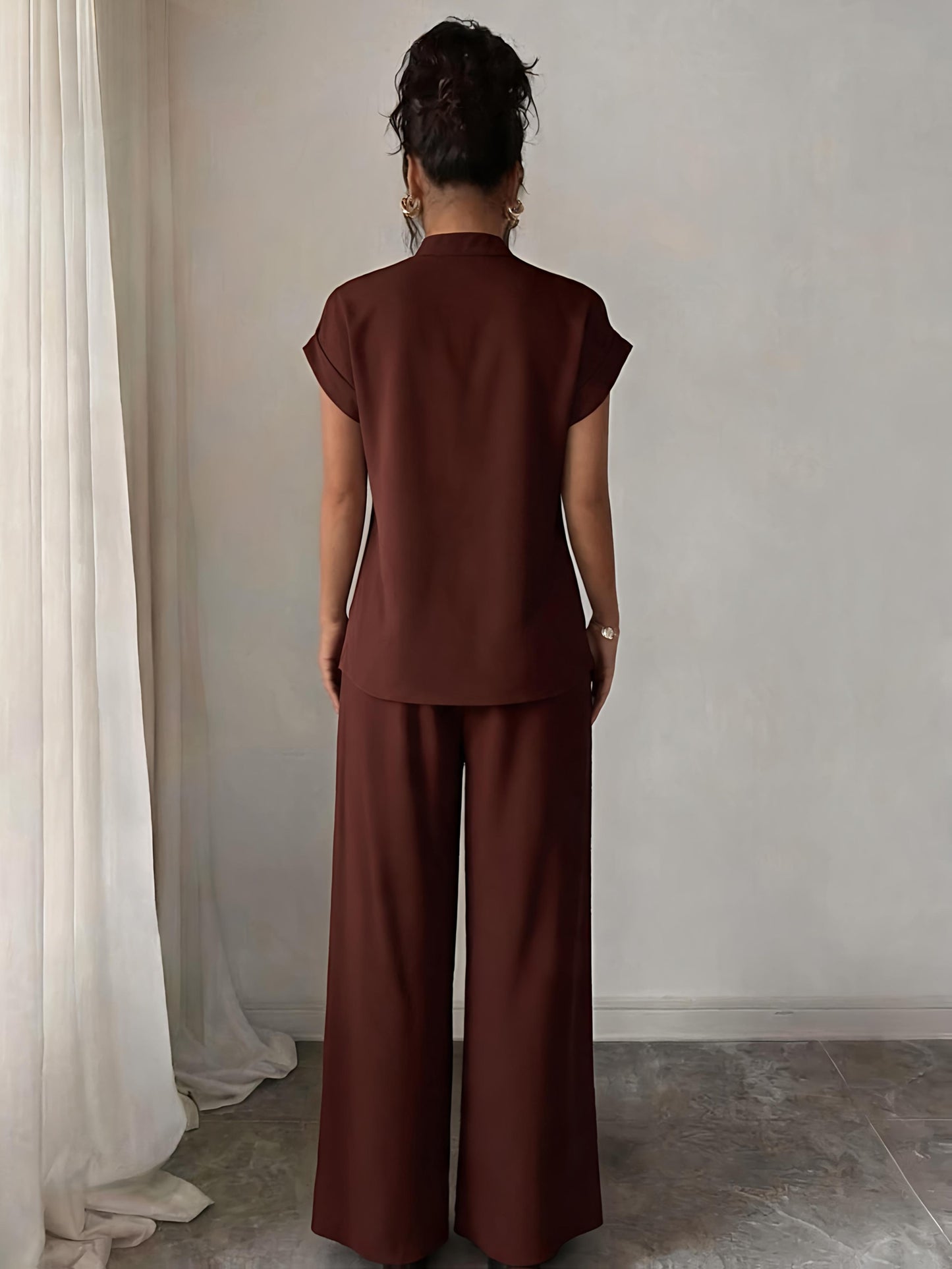 Elegant Women’s Summer Two-Piece Set with Stand Collar Top & Wide-Leg