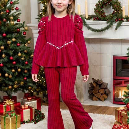 Երիտասարդ աղջիկների նորաձև, առօրյա, միագույն, գծավոր, ուլունքավոր, ծալքավոր ուսերով, երկար թևքերով, կլոր վզնոցով, V-ձև, միջին բարձրության սուլովեր՝ համապատասխան առաձգական գոտկատեղով, լայնացած տաբատով՝ բացօթյա օգտագործման համար