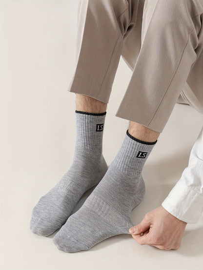 5/10 Pairs Of Men's Trendy Solid Crew Socks, Spring and Fall Breathable Comfy Casual Socks for Men's Outdoor Wearing All Seasons Wearing