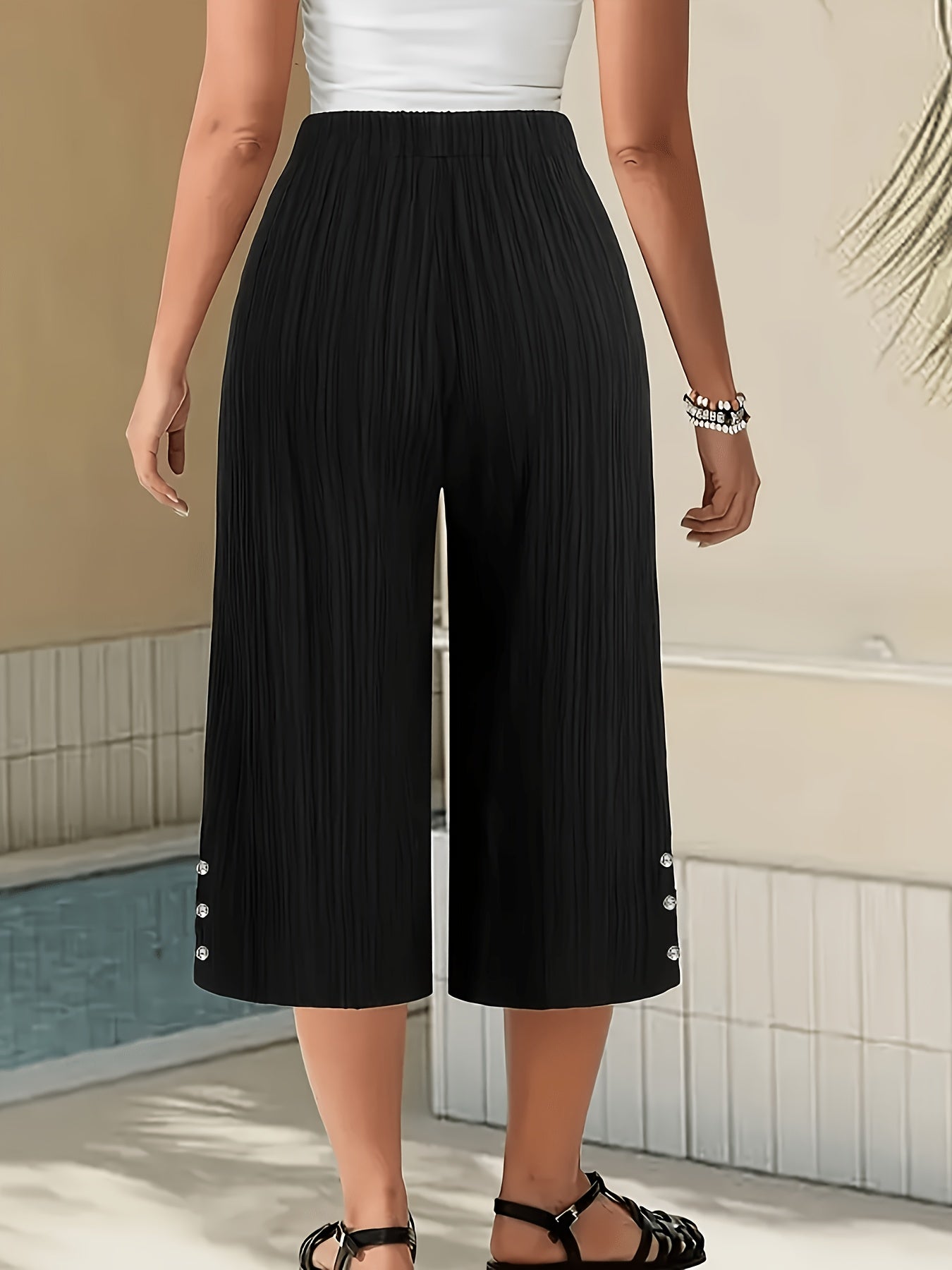 Women’s Wide-Leg Capri Pants with High Waist and Side Buttons