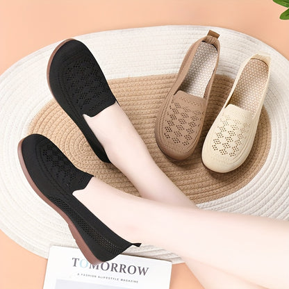 Women's flat shoes, with hollowed out breathable and comfortable uppers, soft-soled casual plain color shoes for summer