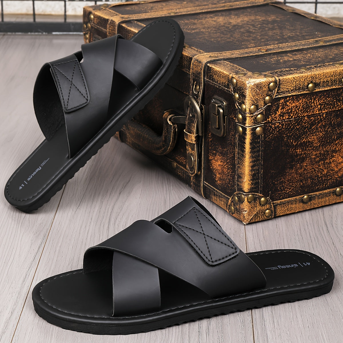 Men's Outdoor Casual Sandals with Cross Strap Design