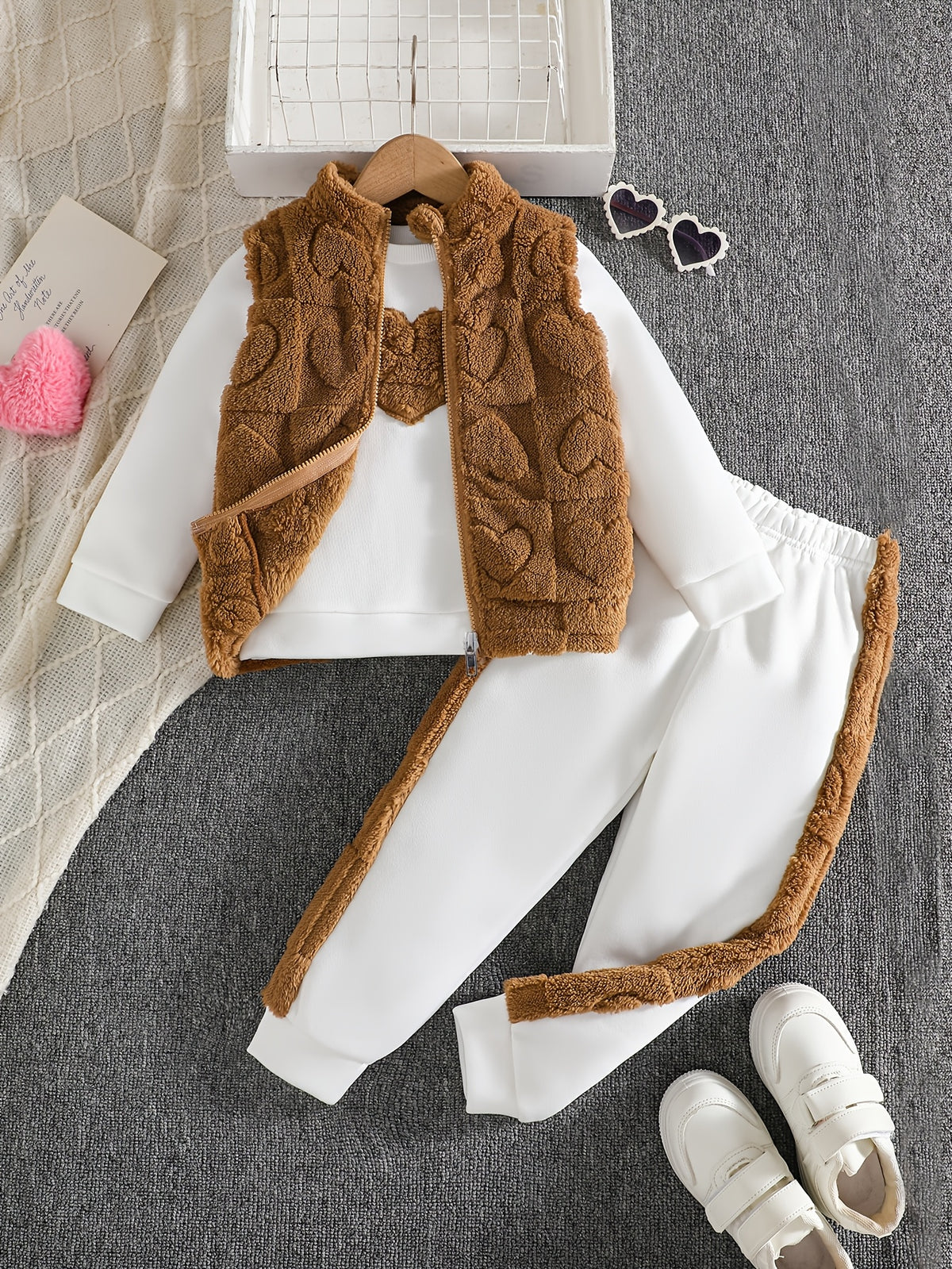 Girls 3-Piece Heart Pattern Fall/Winter Casual Set - ayq