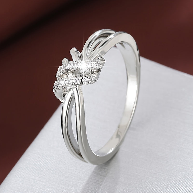 Elegant Women's Geometric Synthetic Zirconia Ring