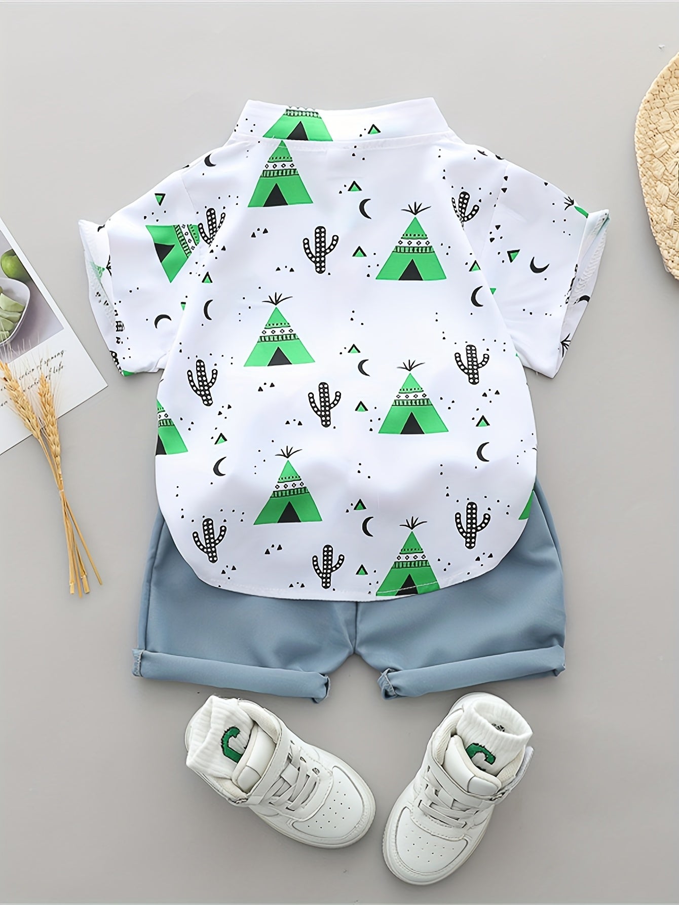 Boys' Casual Summer T-Shirt and Shorts Set with Pyramid Print