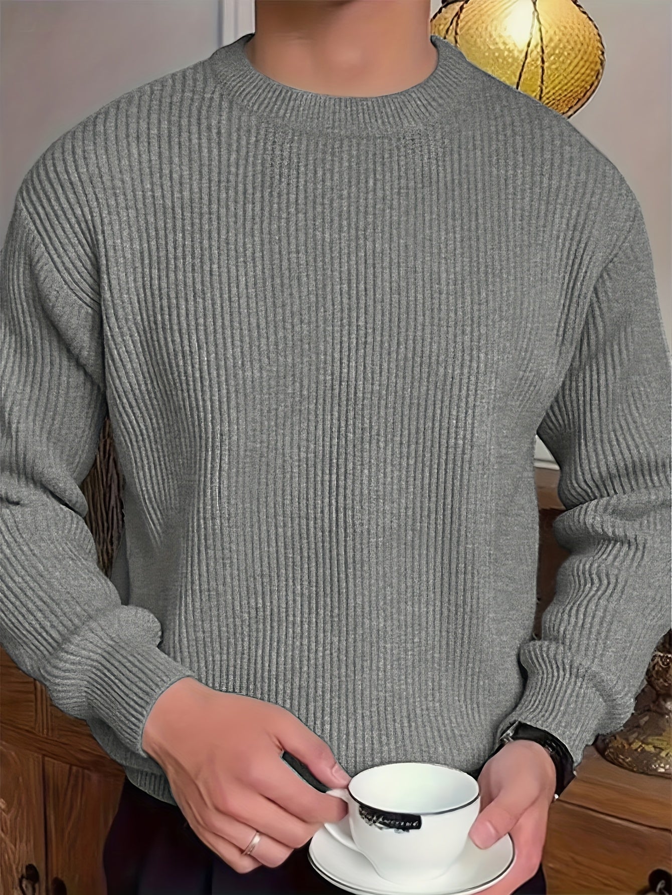 Տղամարդկանց պարզ, նորաձև միագույն երկար թևքով սվիտեր՝ հարմար աշնանային և ձմեռային սեզոնի համար, բազմակողմանի տրիկոտաժե վերնաշապիկ