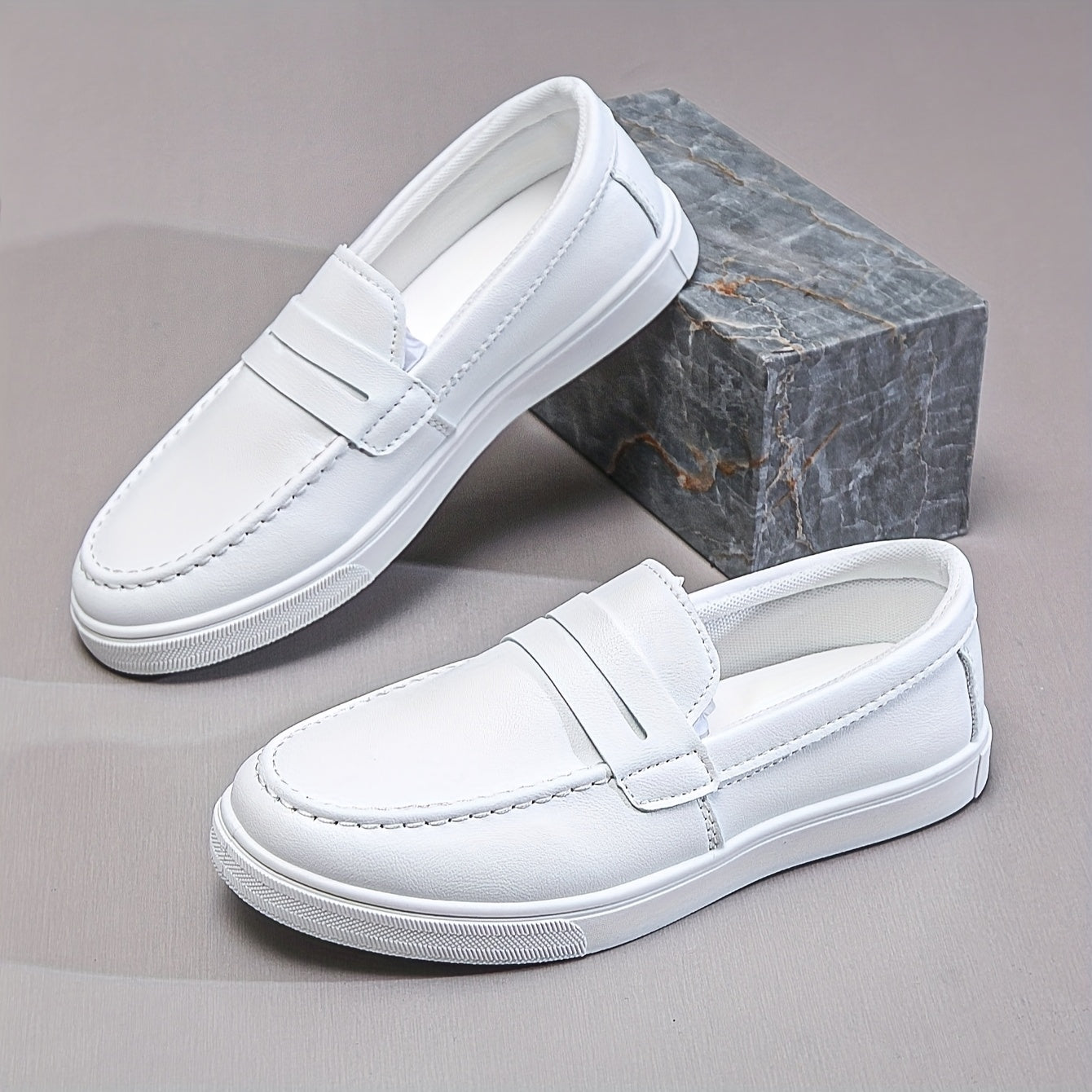 Men's Casual Slip-On Sports Shoes Breathable Low-Top Loafers