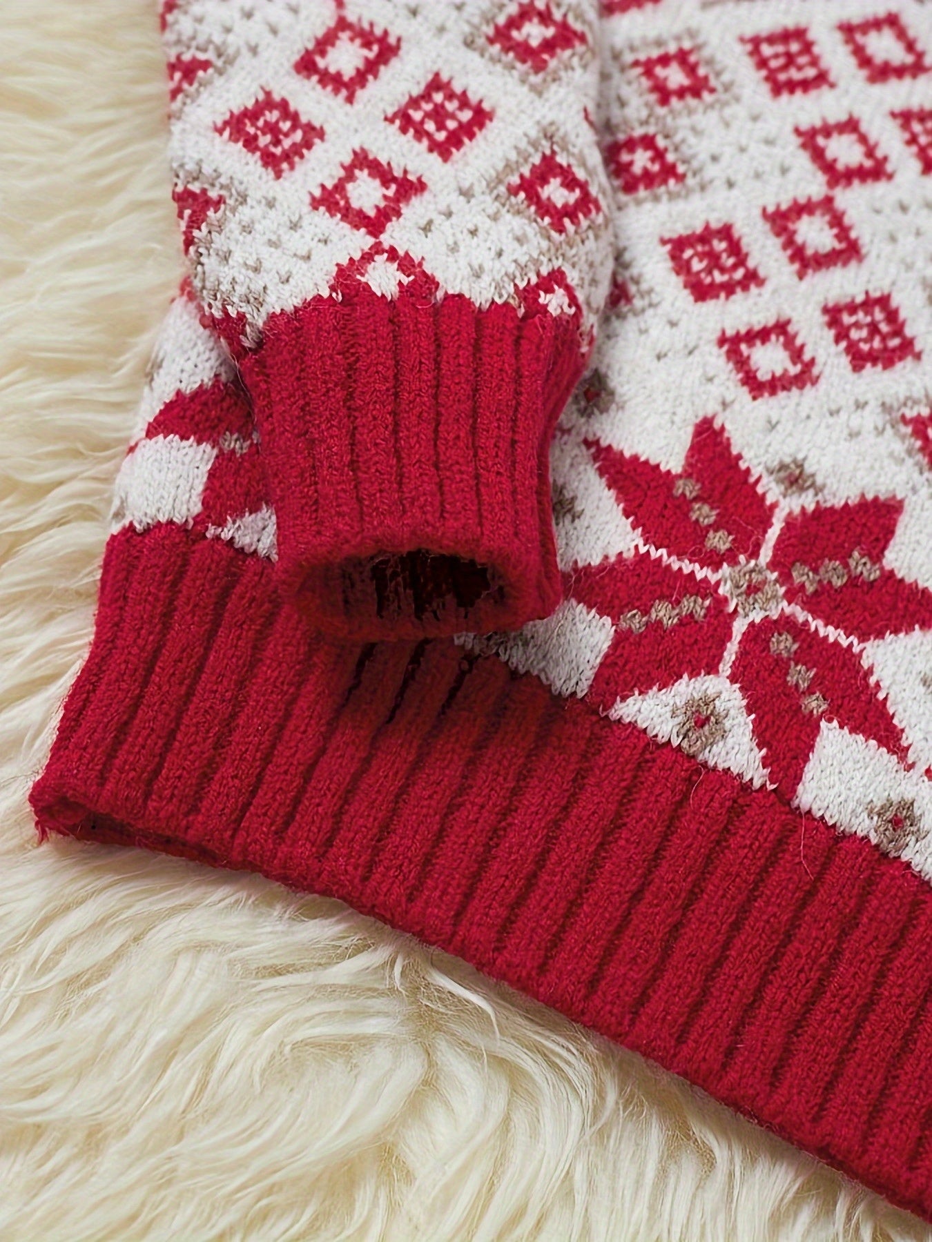 Men's Red & White Nordic Winter Knit Sweater with Reindeer & Snowflake Patterns - Soft Round Neck Long Sleeve Christmas Sweater for Men, Cozy Casual Winter Sweater for Holiday Parties & Casual Attire, Hand Washable, Festive S