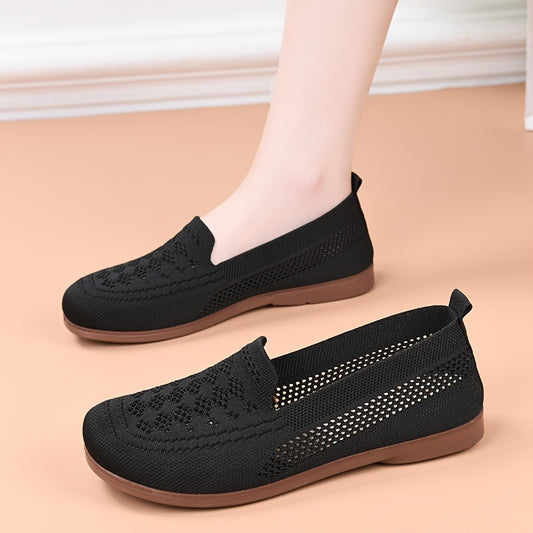 Women's flat shoes, with hollowed out breathable and comfortable uppers, soft-soled casual plain color shoes for summer