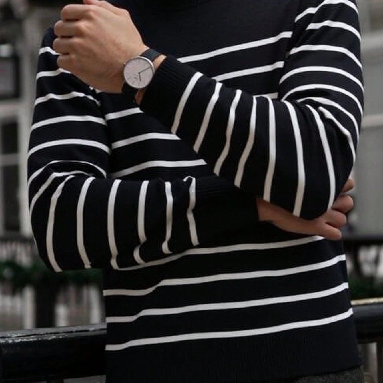Single-Pack Men's Striped Crewneck Sweater - Classic Casual Striped Knitwear in Black and White, Ultra-Soft Premium Knit Fabric, Suitable for Daily Fashion, Casual and Urban Style