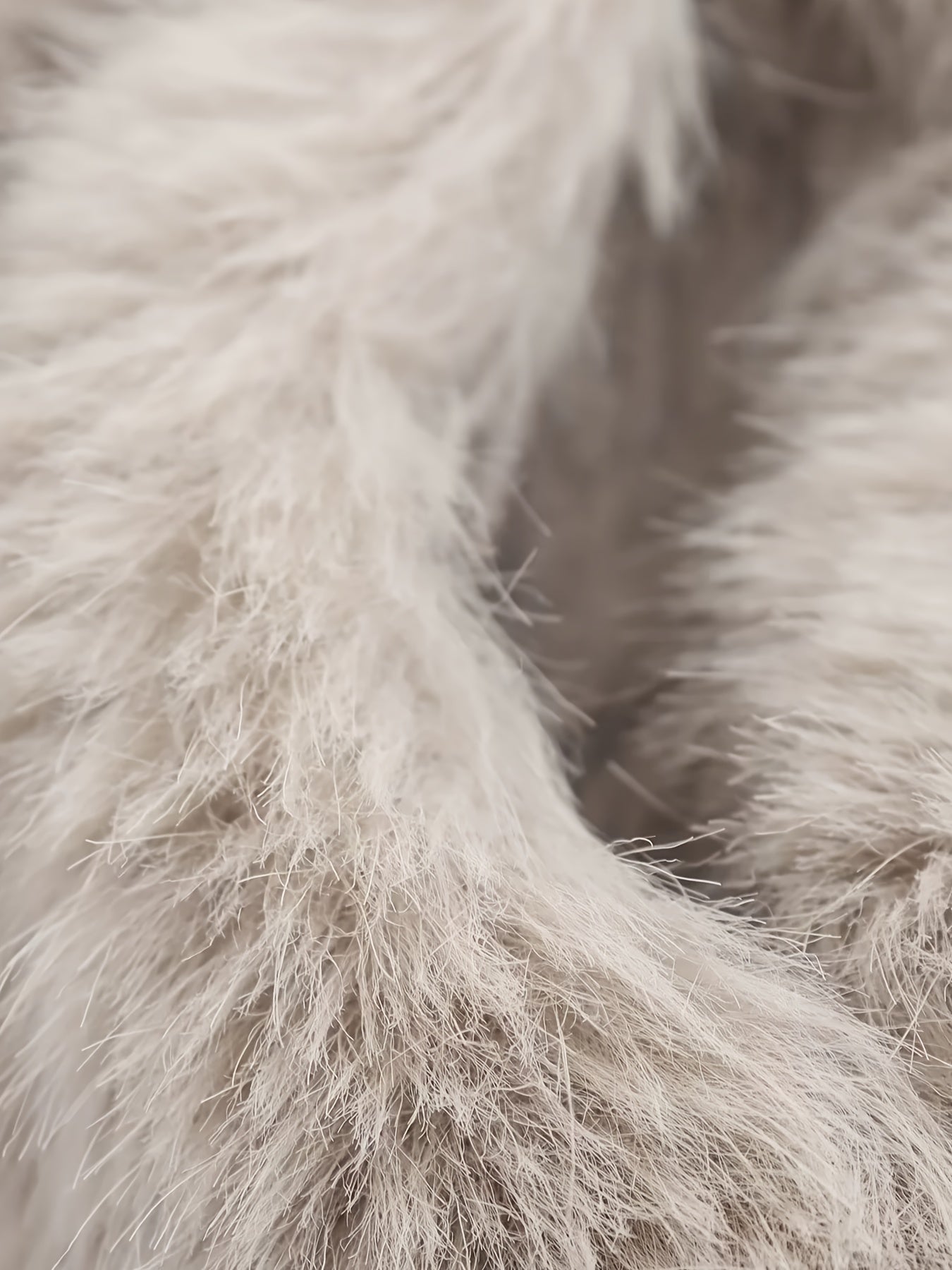 2025 New Autumn/Winter Women's Short Faux Fur Coat with Lapel, Fuzzy Short Outerwear, Casual Fashion Thickened Faux Fur Overcoat