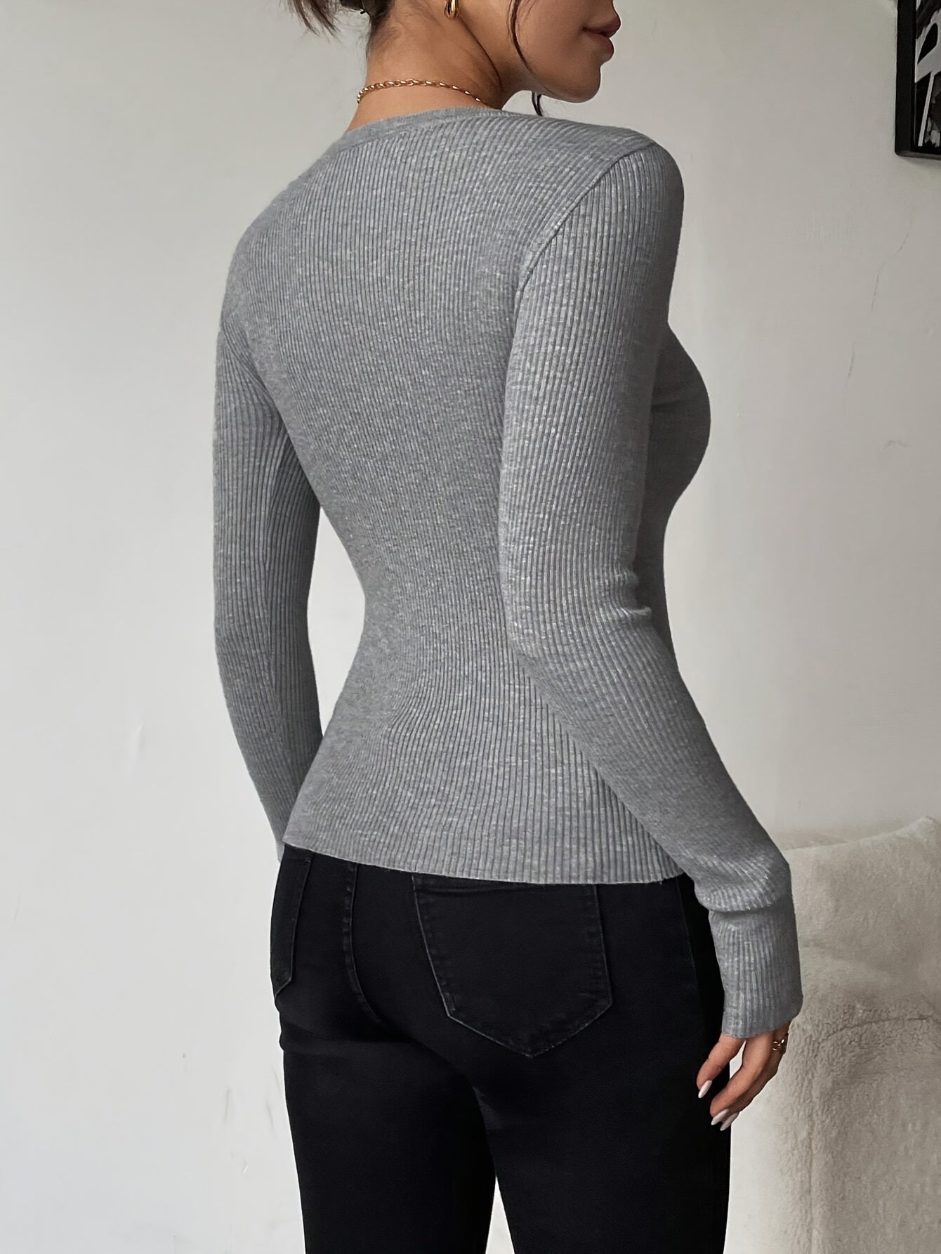 Over 500, 000 People Have Added This Stylish Long-Sleeve Top for Women to Their Carts. It Features a Cross And Hollow Design at The Neckline, Perfect for Dates And Parties, Showcasing a Fashionable And Sexy Look. Super Discou