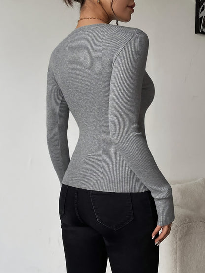 Over 500, 000 People Have Added This Stylish Long-Sleeve Top for Women to Their Carts. It Features a Cross And Hollow Design at The Neckline, Perfect for Dates And Parties, Showcasing a Fashionable And Sexy Look. Super Discou