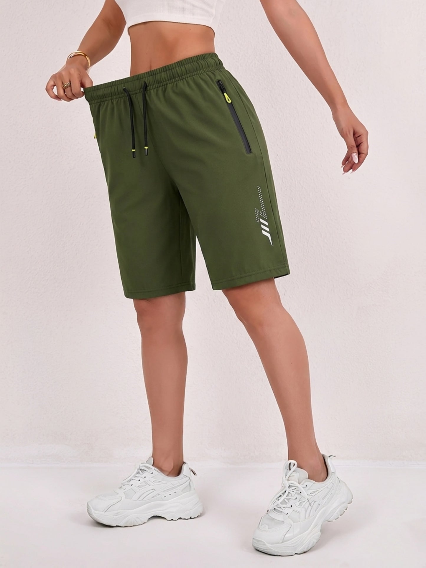 Women's Loose-Fit Quick-Dry Sports Shorts with Zipper Pockets