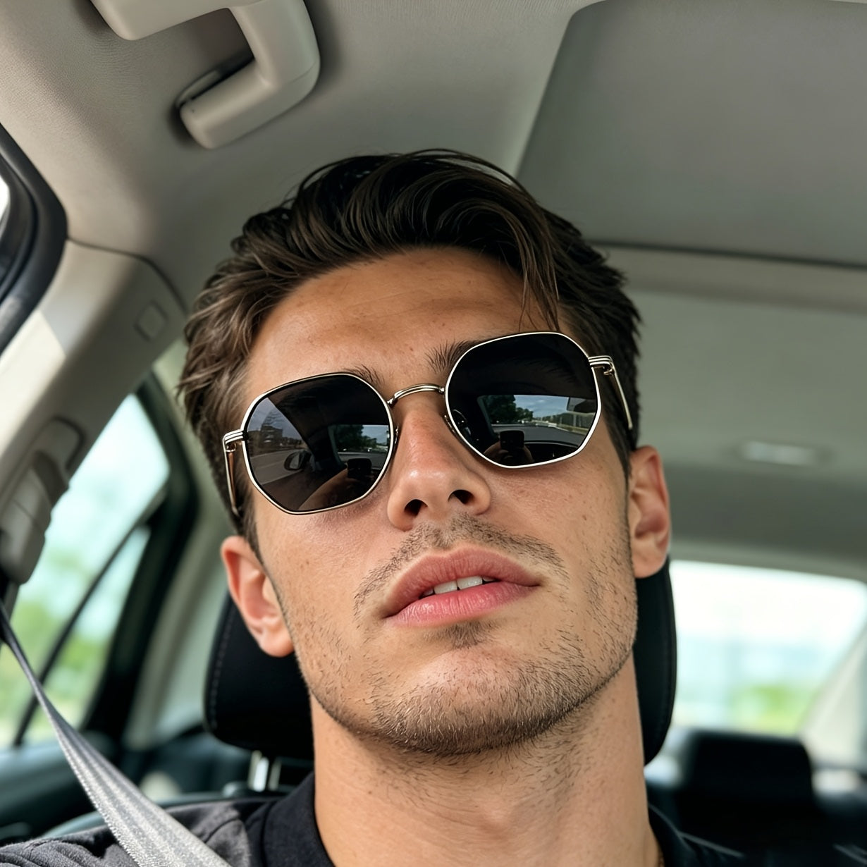 Unisex Vintage Sunglasses with Lightweight Ferroalloy Frame UV400