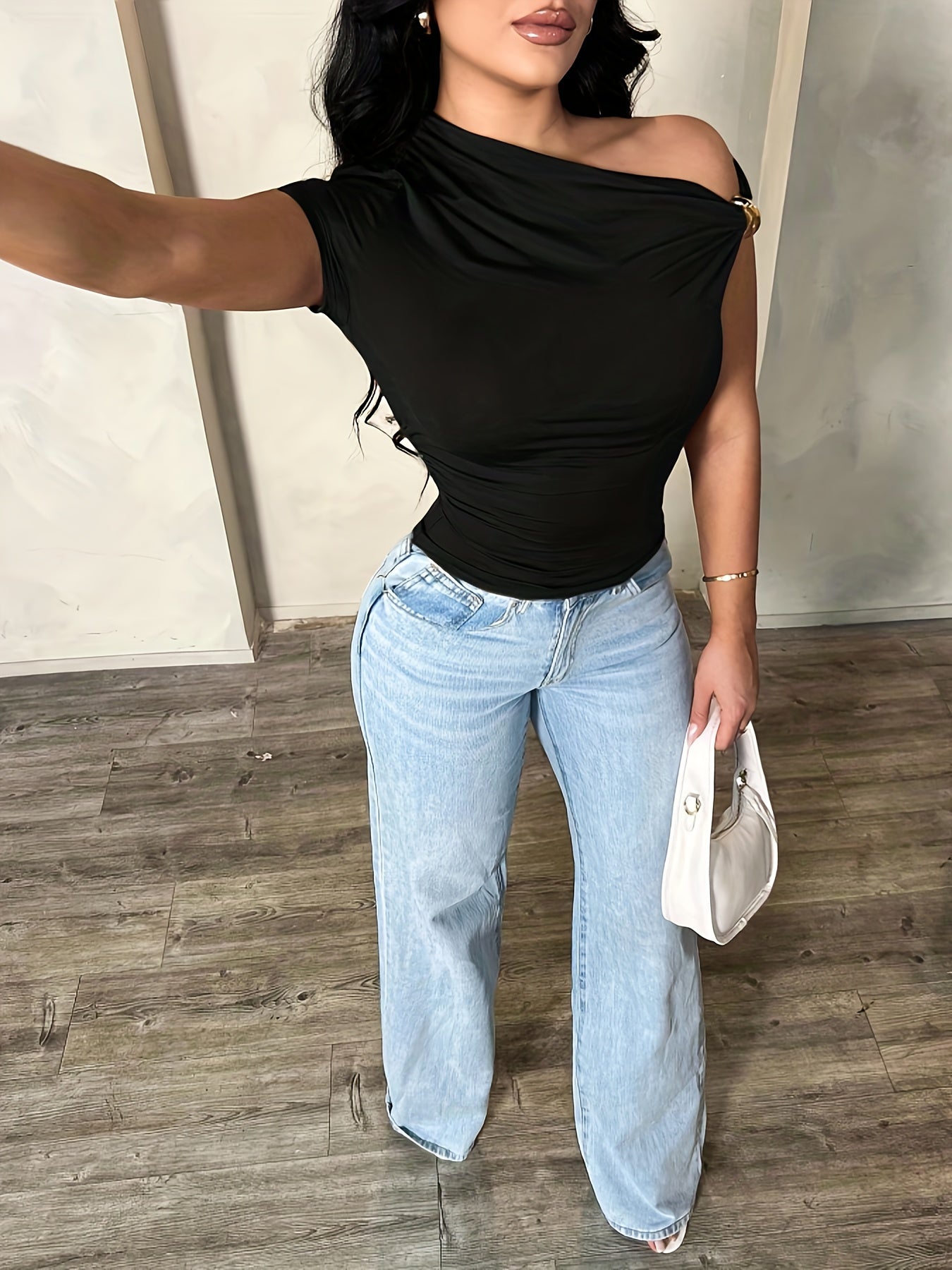 Women's Slim Fit Solid Color Off-Shoulder T-Shirt with Button Detail