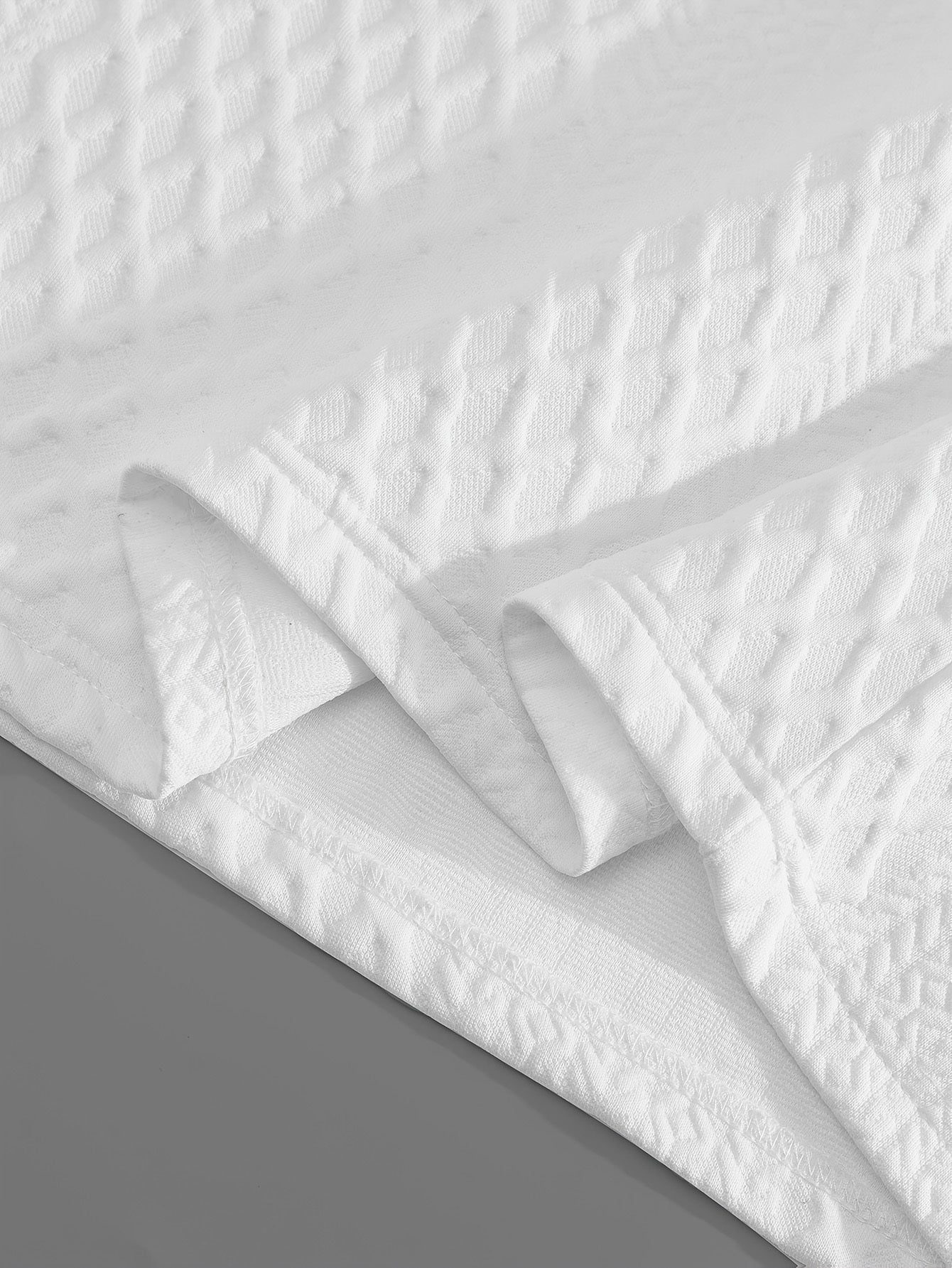 Fashionable and Simple Casual Short-sleeve T-shirt for Daily Commuting and Shopping, a Comfortable and Breathable Top for Men - ayq